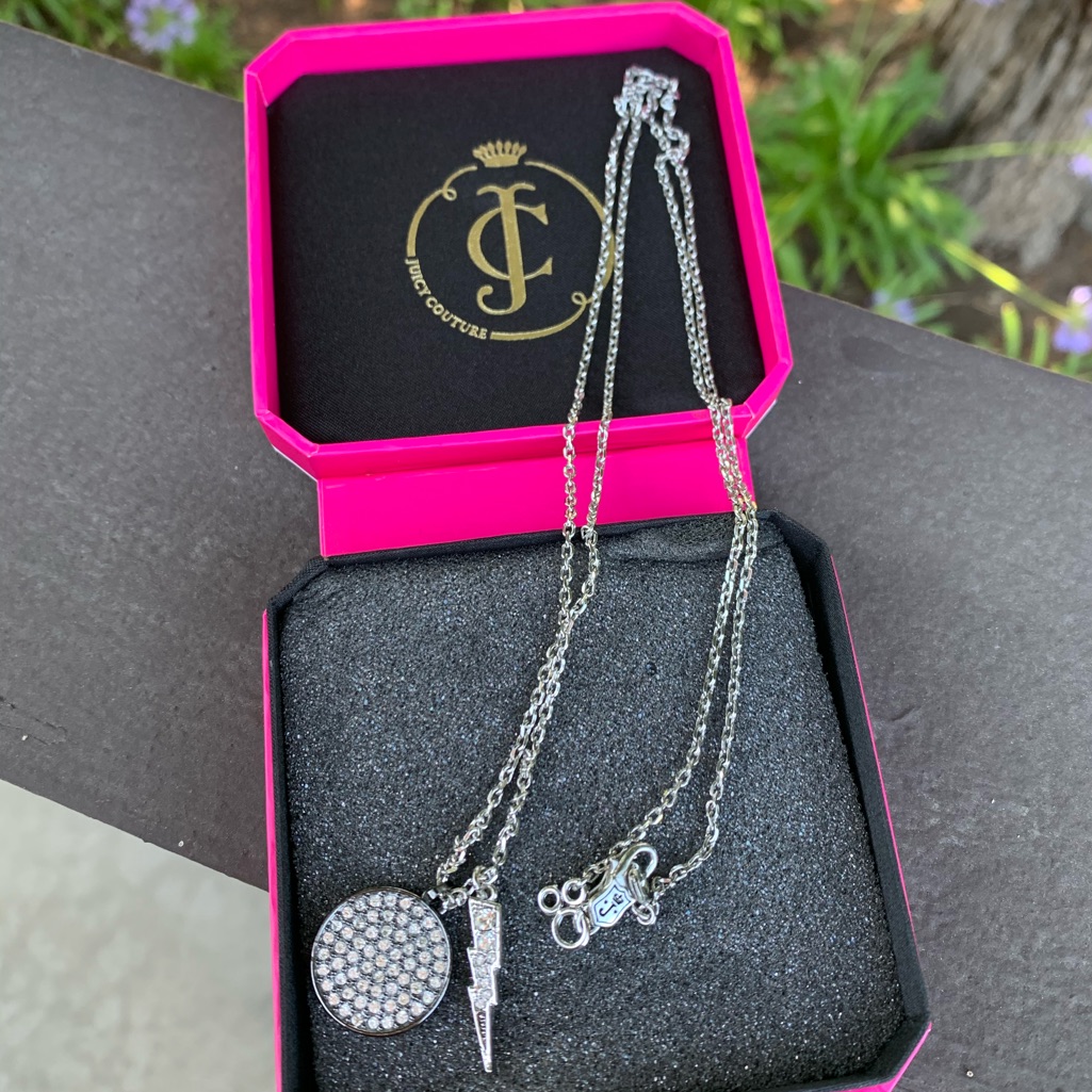 Juicy Couture Necklace 22$
